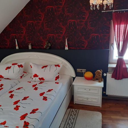 Gemuetliche Zimmer Kaisersesch エクステリア 写真